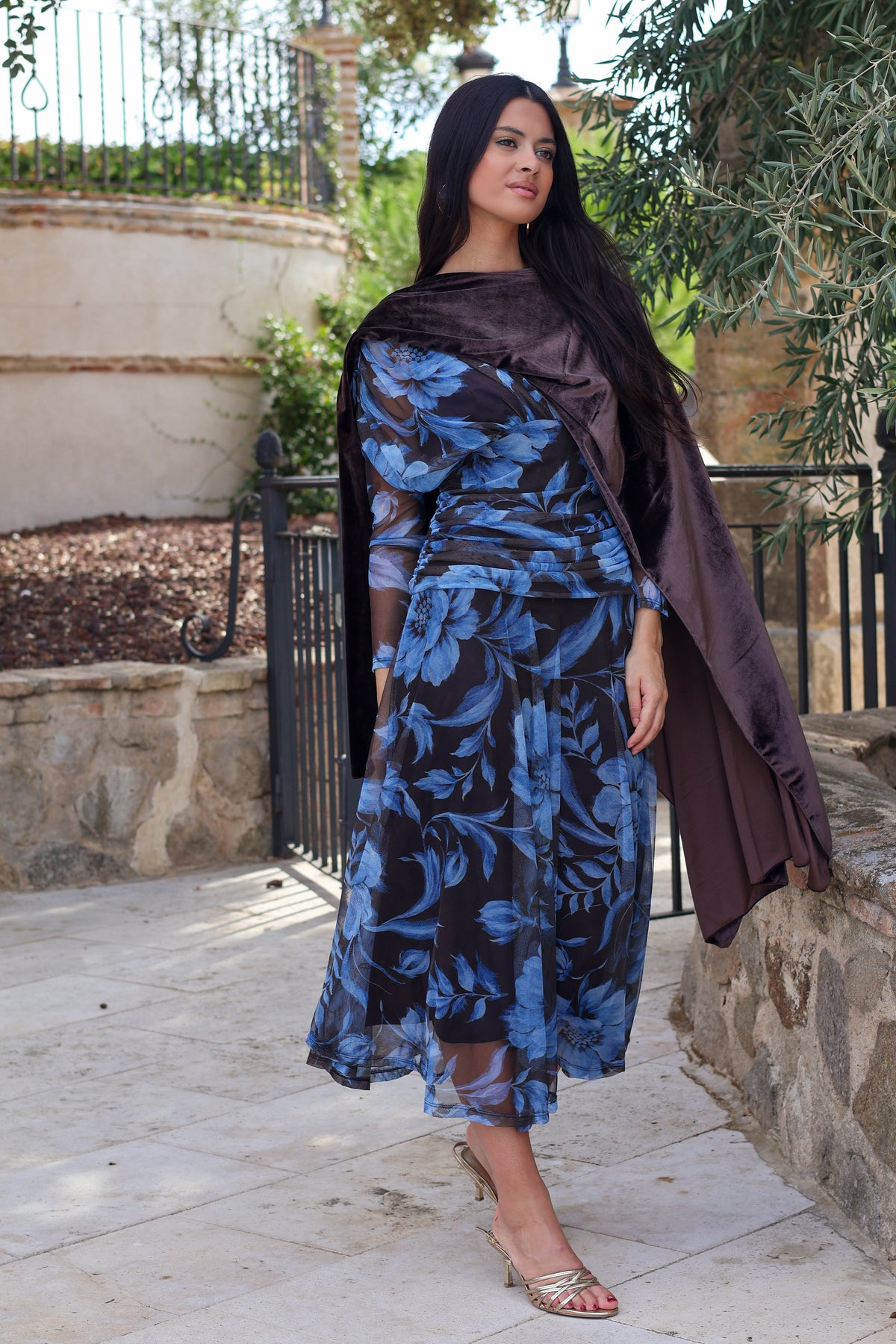 Vestido estampado marrón| Zendaya